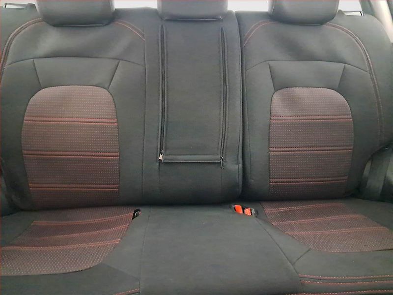 Kia Sportage (2011) 1.6 GDI, Xenony, Tempomat - fotka 10 z 16