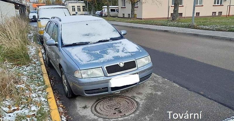 Listopadové parkování ve Strakonicích.