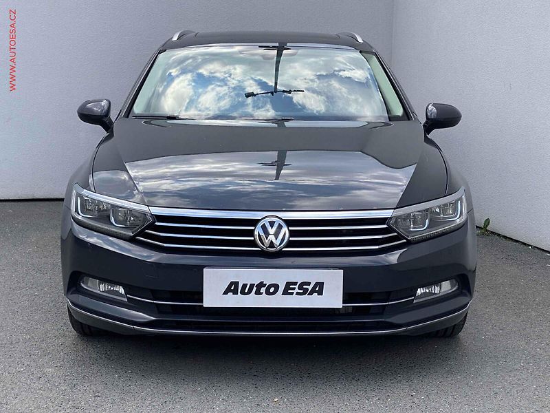 Volkswagen Passat (2016) 2.0 TDi, LED, panorama - fotka 2 z 17