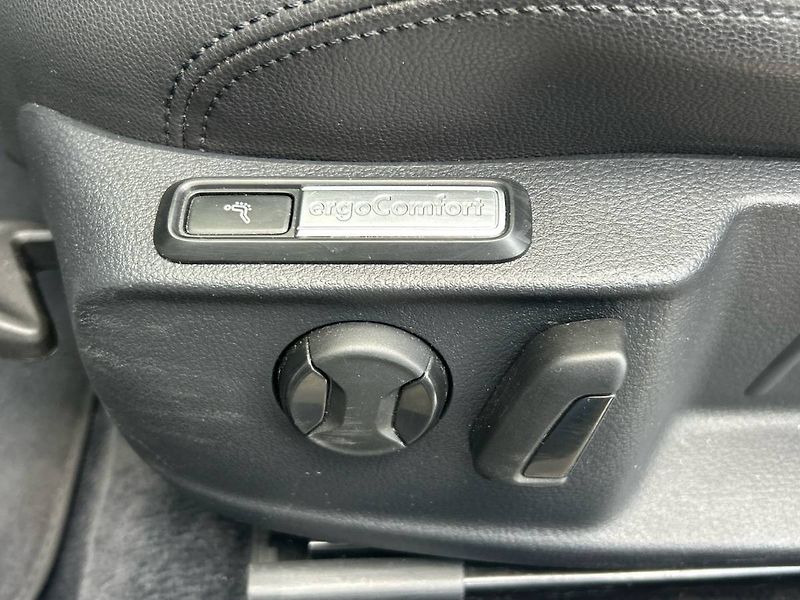 Volkswagen Passat (2015) Variant 2.0 TDI 6DSG 4MOTION A - fotka 17 z 34