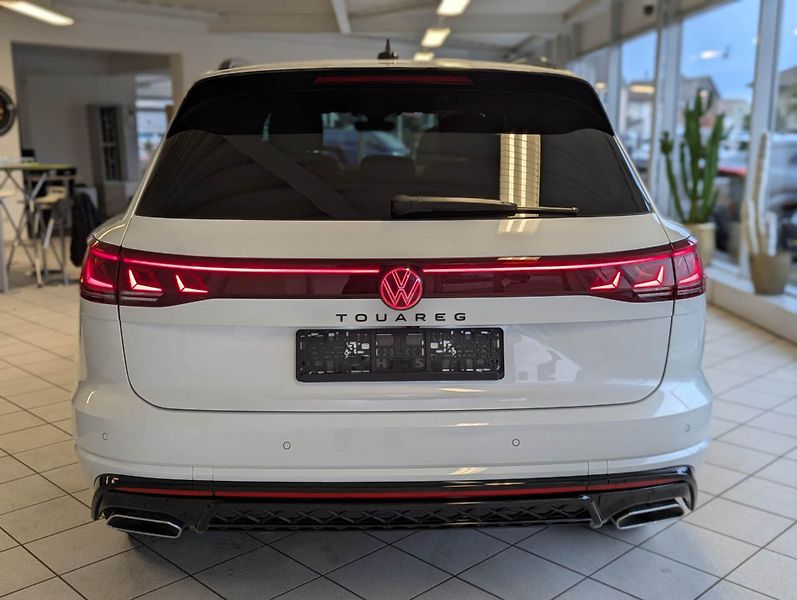 Volkswagen Touareg TDI 210kW R-Line Vzduch Pano H - fotka 6 z 27