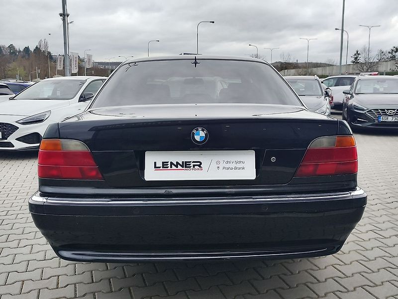 BMW Řada 7 728i/142kW E38 AT - fotka 6 z 25