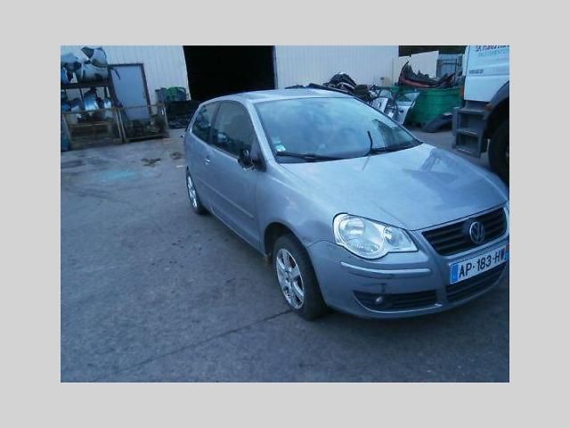 Volkswagen Polo (2009) 1,4 tdi, AC - fotka 9 z 9