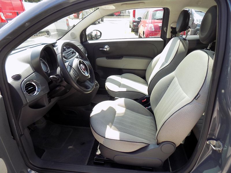 Fiat 500 1,2I 51 KW LOUNGE PANORAMA - fotka 18 z 38