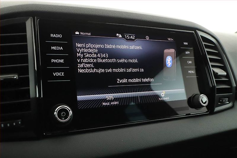Škoda Karoq (2023) Sportline 1.5 TSI - fotka 16 z 20