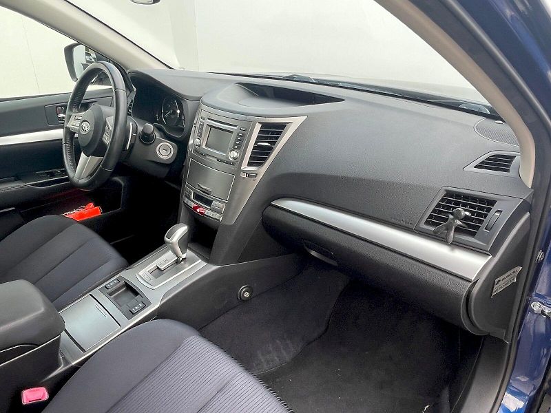 Subaru Legacy (2013) 2.5i / 123 kW 4x4 - fotka 16 z 30