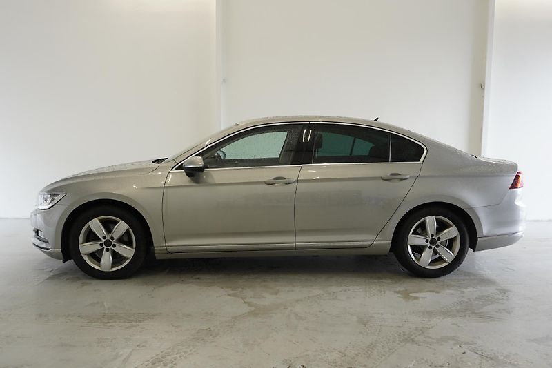Volkswagen Passat 2.0TSi 165kW AUTOMAT - fotka 5 z 30