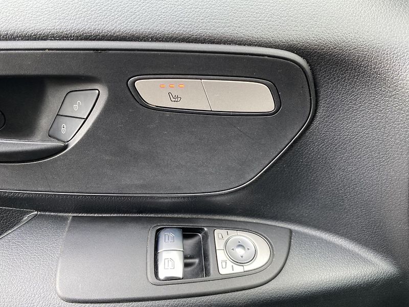 Mercedes-Benz Vito 114 CDI/L Tourer Pro - fotka 18 z 22