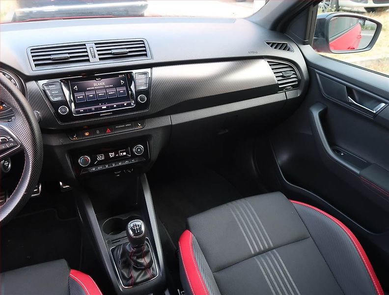 Škoda Fabia (2021) Monte Carlo 1.0 TSI - fotka 8 z 21