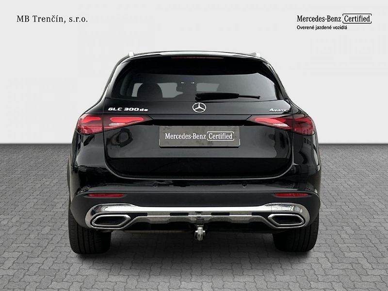Mercedes-Benz GLC (2023) 300de 4MATIC - fotka 8 z 27