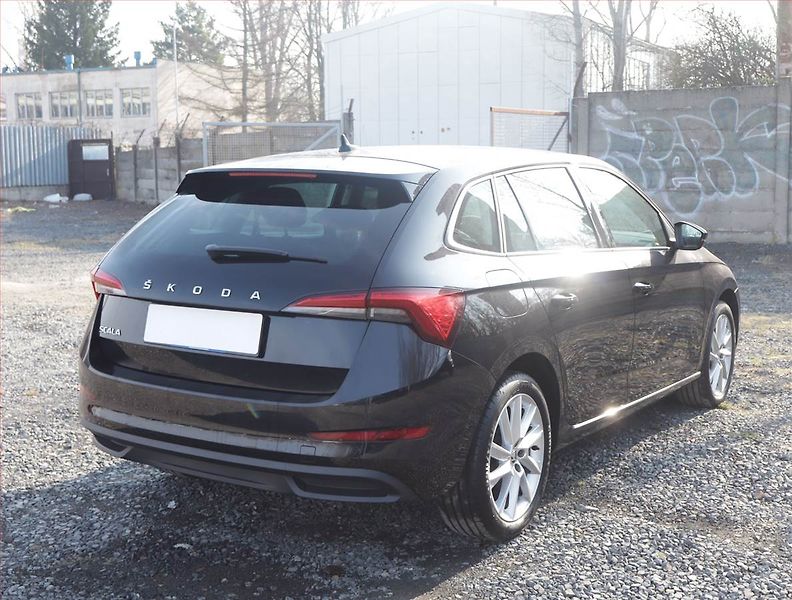 Škoda Scala (2019) 1.0 TSI, Automat, Navi - fotka 5 z 22