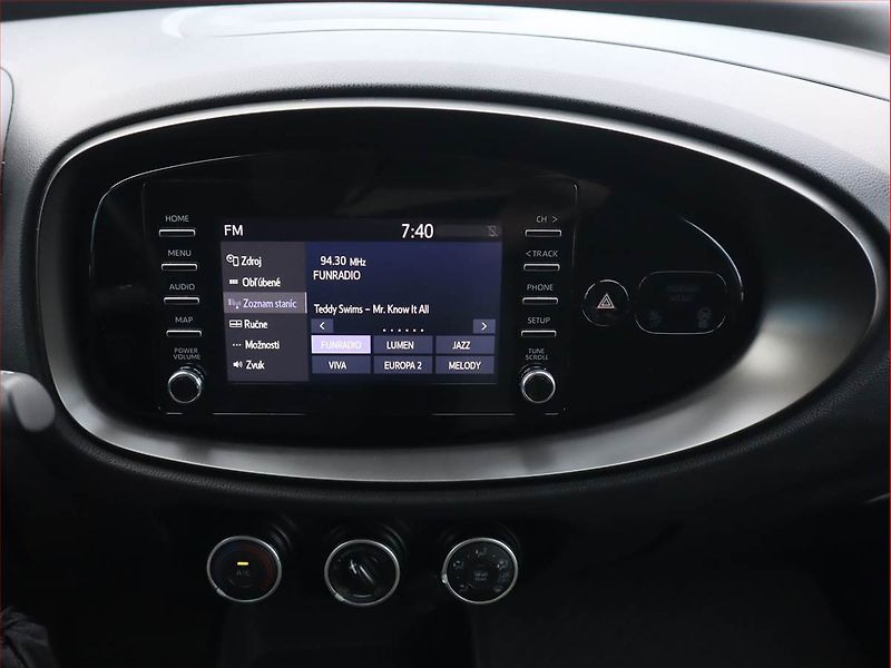Toyota Aygo (2023) Executive 1.0, Automat - fotka 12 z 18