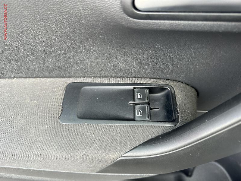 Volkswagen Polo (2012) 1.4i, ČR, AC, +kola - fotka 15 z 16