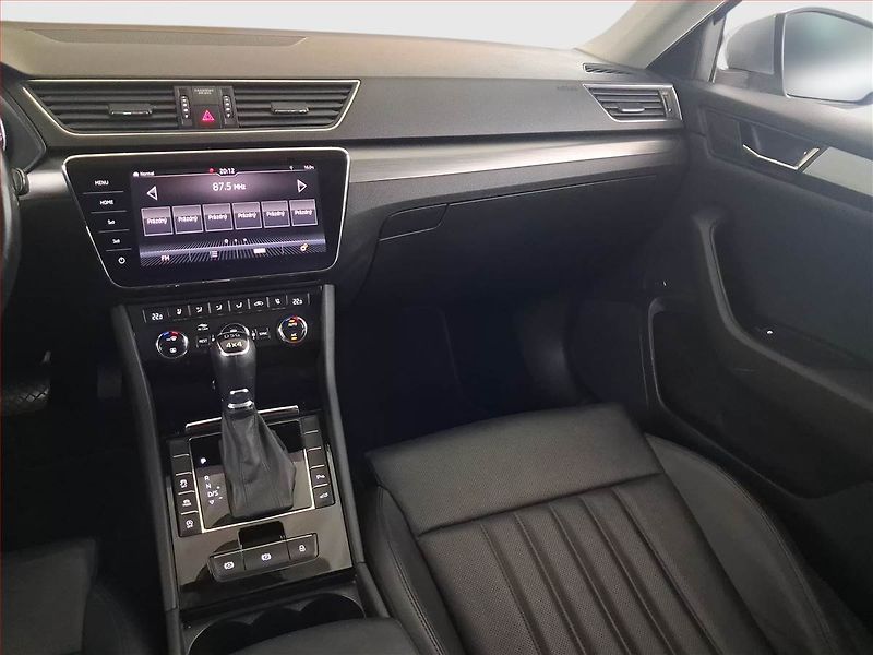 Škoda Superb (2018) Style Plus 2.0 TDI, 4X4 - fotka 8 z 16