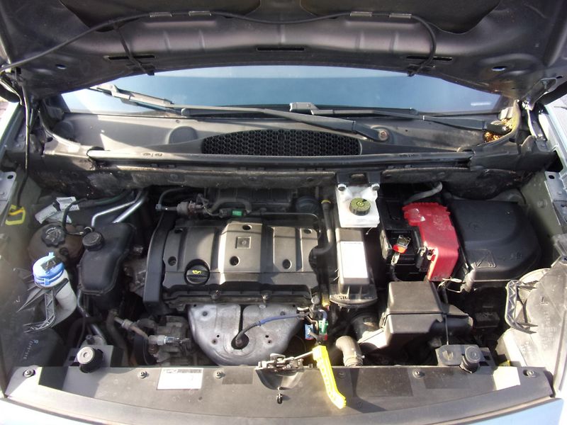 Citroën Berlingo (2009) 1,6i KLIMA VÝHŘEV  - fotka 30 z 31