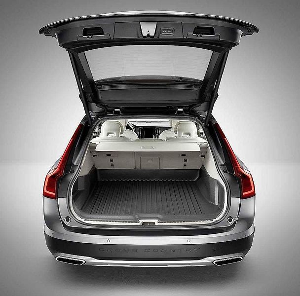 Volvo V90 Cross Country.