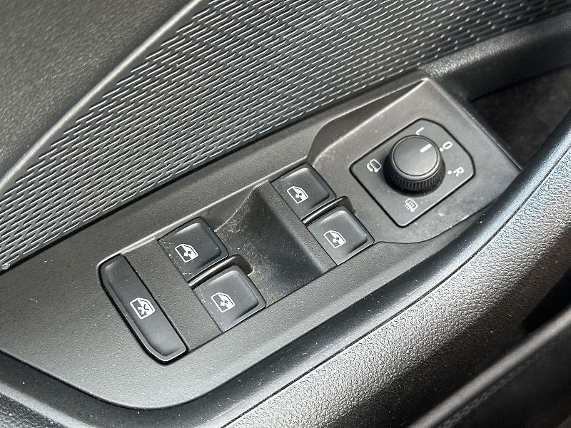 Škoda Octavia (2023) Combi 1.5 TSI e-TEC DSG Style+ - fotka 18 z 35