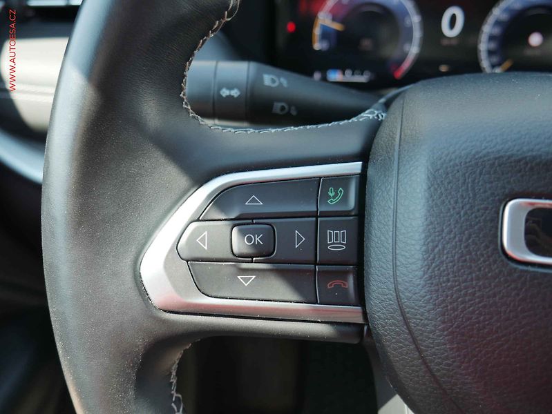 Jeep Compass (2021) 1.3, 1.maj,ČR, Limited, AT - fotka 13 z 15