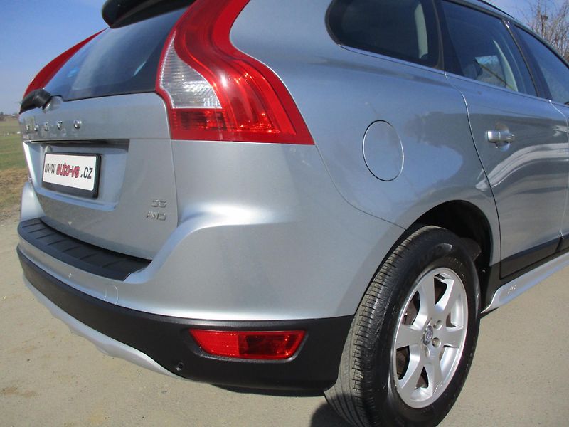 Volvo XC60 2.4 D5*136kW*AWD*197TKM*6MAN.P - fotka 33 z 48