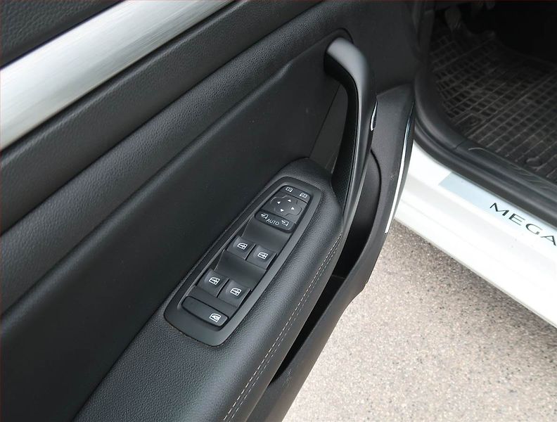 Renault Mégane (2016) Business 1.2 TCe, Navi - fotka 17 z 20