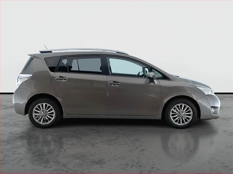 Toyota Verso (2017) 1.8 Valvematic, Automat - fotka 6 z 19