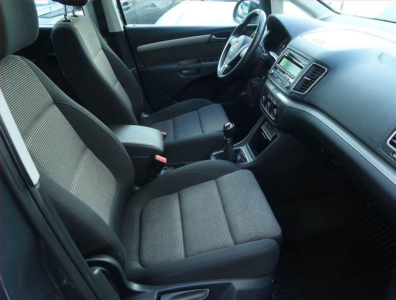 Volkswagen Sharan (2014) 2.0 TDI, Serv.kniha, Tempomat - fotka 9 z 15