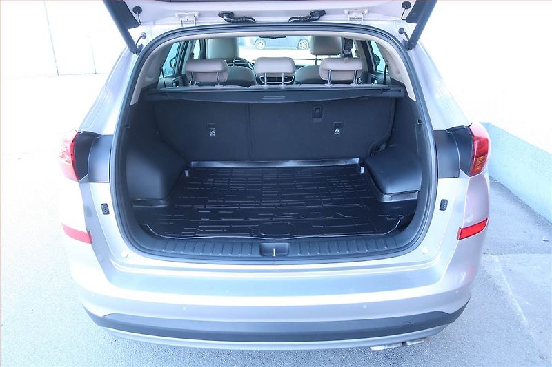 Hyundai Tucson (2018) 1.6 CRDi, Automat, Serv.kniha - fotka 14 z 29