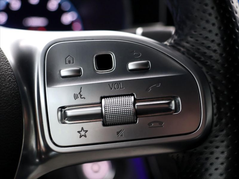 Mercedes-Benz Třídy C 3,0 400 245kW 4Matic AMG - fotka 24 z 40