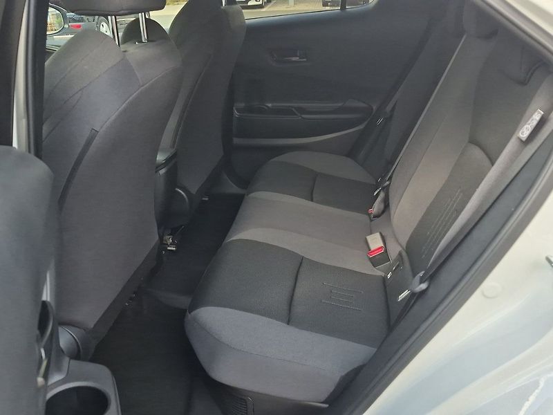 Toyota C-HR 2.0 PHEV FWD Style - fotka 10 z 24