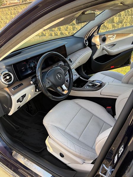 Mercedes-Benz Třídy E (2018) 350D4x4,EXCLUSIV,tažné,PANORAM - fotka 16 z 19