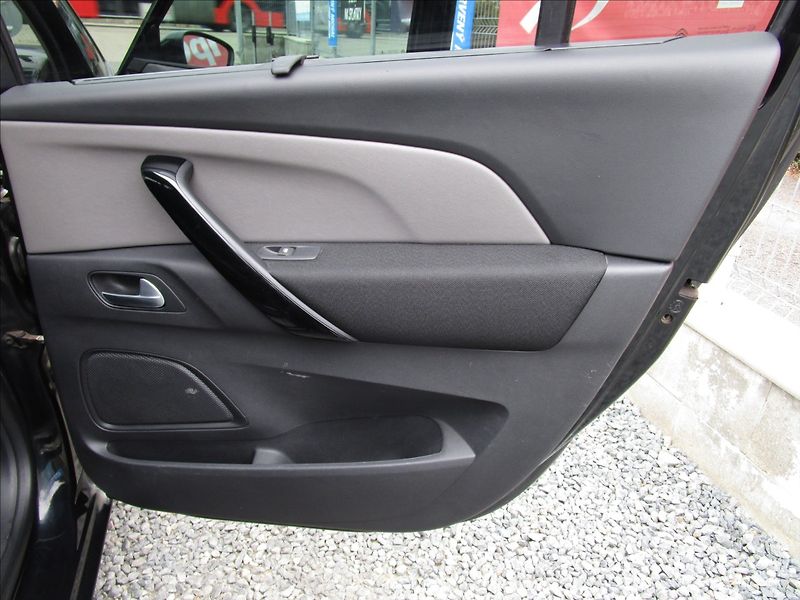 Citroën Grand C4 Picasso 2.0HDi aut. Klima, 7 míst - fotka 25 z 50