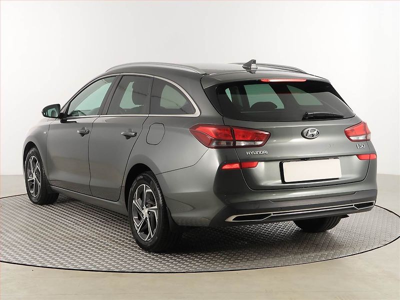 Hyundai i30 (2022) 1.5 T-GDI MHEV, Serv.kniha - fotka 4 z 17