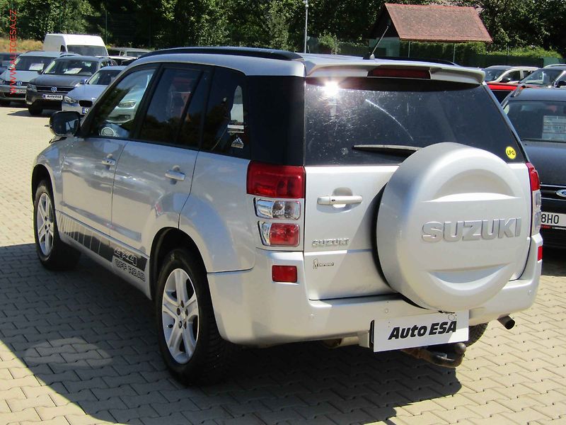 Suzuki Grand Vitara (2007) 2.0i 4x4, AC, TZ, kůže - fotka 6 z 21