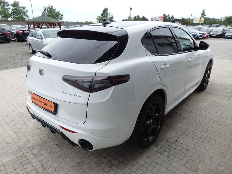Alfa Romeo Stelvio 2.0 TURBO Q4 TRIBUTO ITALIANO - fotka 4 z 20