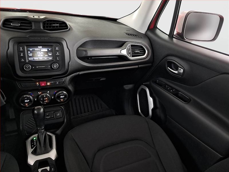 Jeep Renegade (2017) 1.4 MultiAir, Automat - fotka 8 z 19