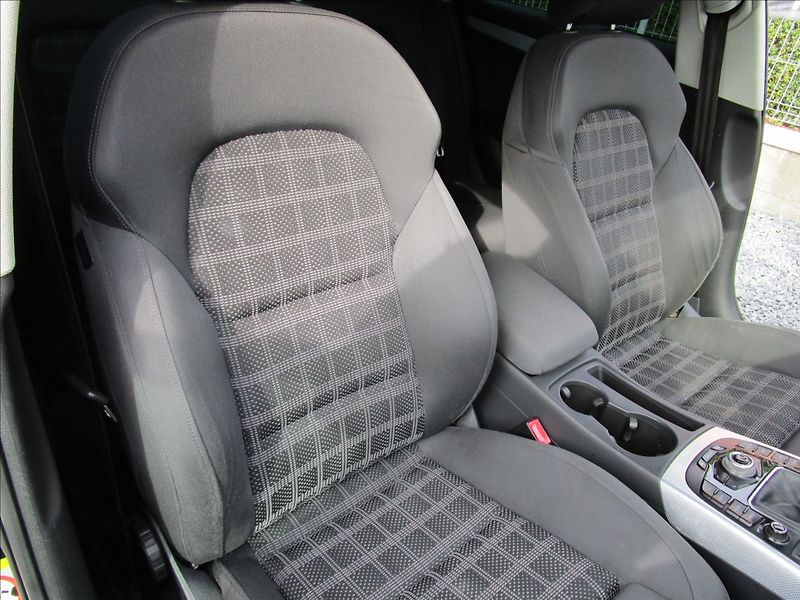 Audi A4 Avant 3.0TDi V6 Quattro, Bi-xe - fotka 19 z 41