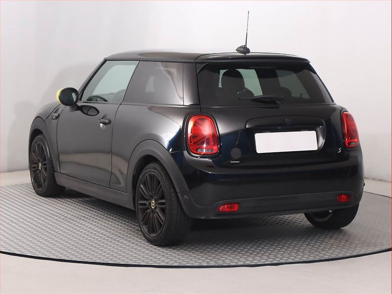 Mini Ostatní (2021) Cooper SE 32 kWh, SoH 96% - fotka 4 z 22