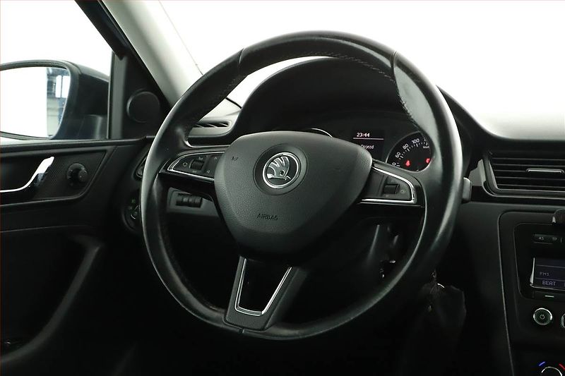 Škoda Rapid (2015) Spaceback 1.2 TSI, Tempomat - fotka 13 z 15
