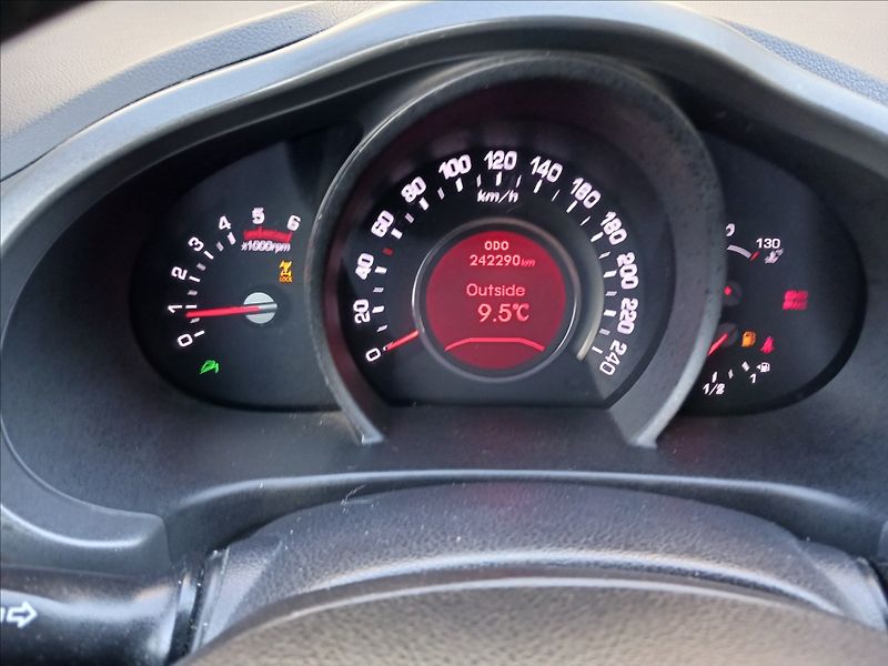 Kia Sportage 2,0 CRDI 4x4 1 majitel, tažné - fotka 15 z 21