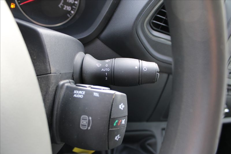 Renault Master 2,3 1. majitel CZ DPH - fotka 16 z 21