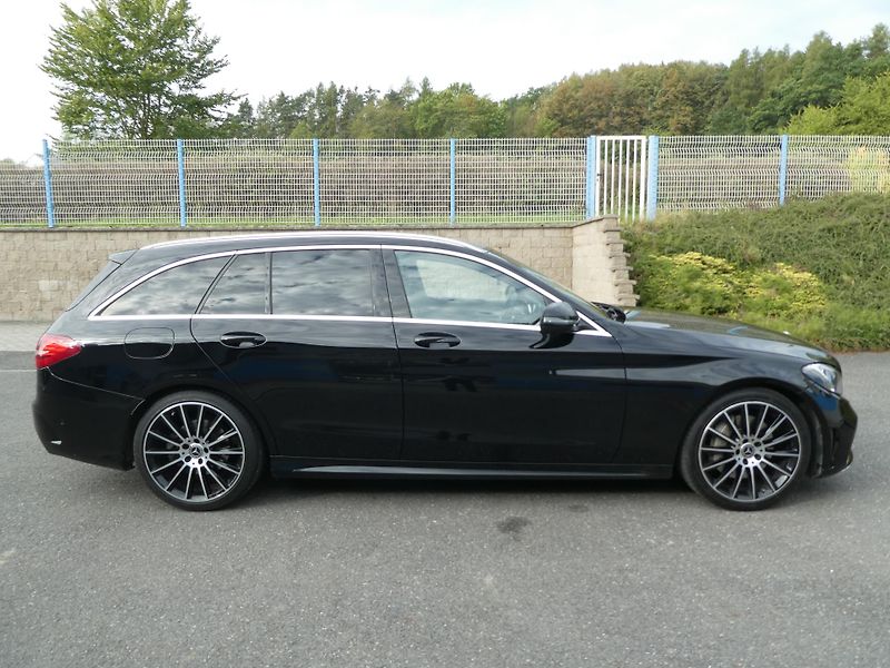 Mercedes-Benz Třídy C C 300D 180kW Kombi AMG LINE  - fotka 3 z 18