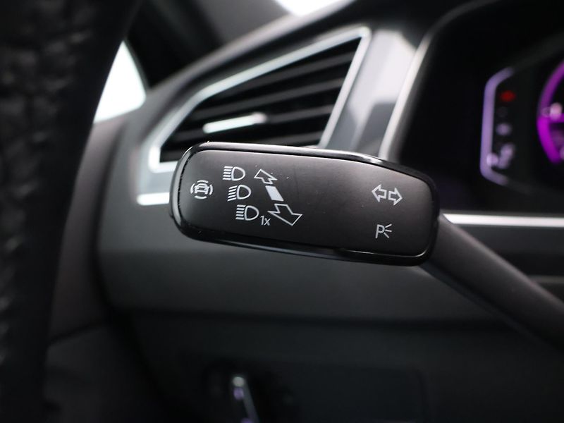 Volkswagen Tiguan 2.0 TDI 110kW DSG 4x4 R-Line D - fotka 19 z 33