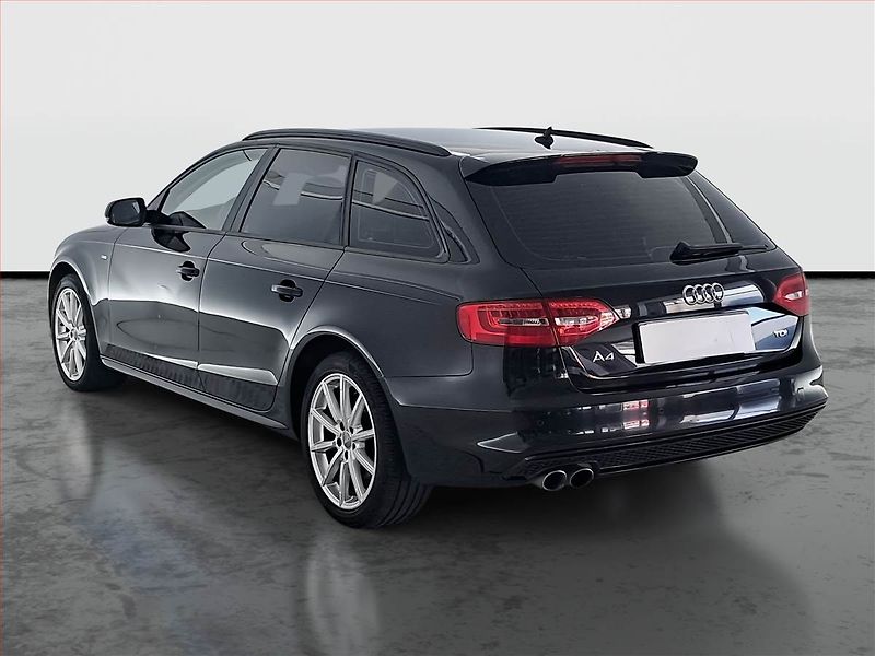 Audi A4 (2016) S-Line 2.0 TDI, Serv.kniha - fotka 4 z 19