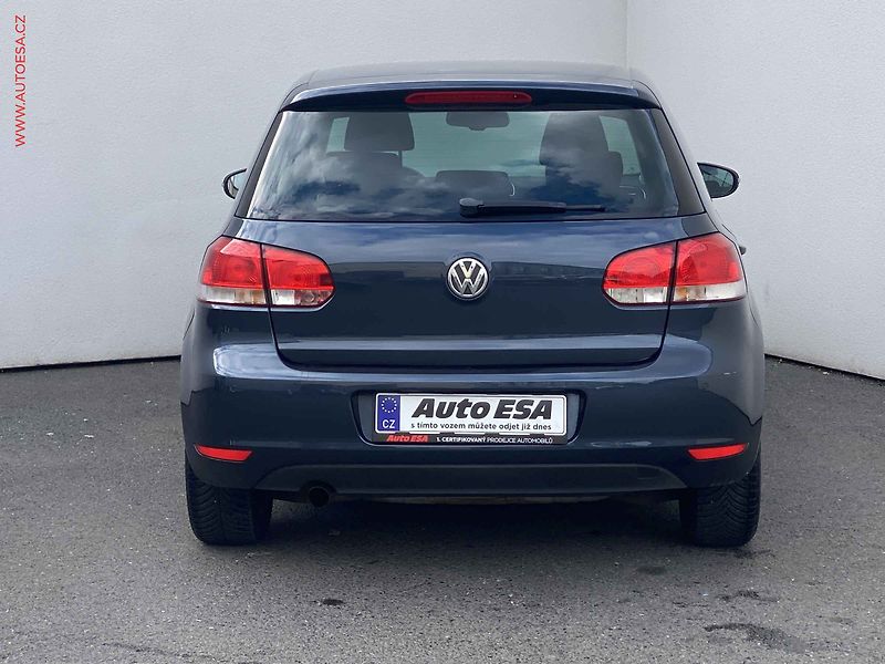 Volkswagen Golf (2012) 1.2 TSi, Style - fotka 5 z 17