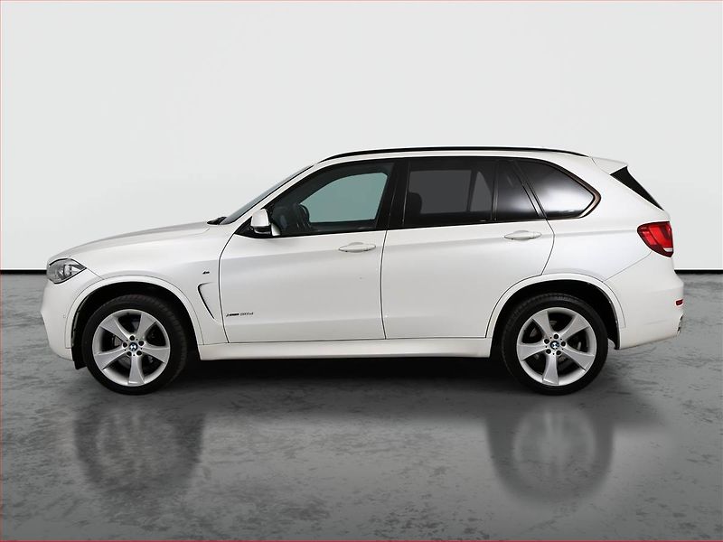 BMW X5 (2017) xDrive30d - fotka 3 z 26