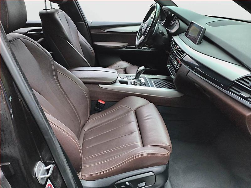 BMW X5 (2015) xDrive30d, 4X4, Automat - fotka 9 z 16