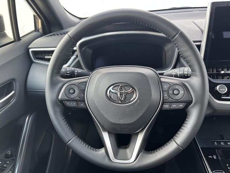 Toyota Corolla Cross (2025) Style 1,8 HEV 4x2 - fotka 6 z 14