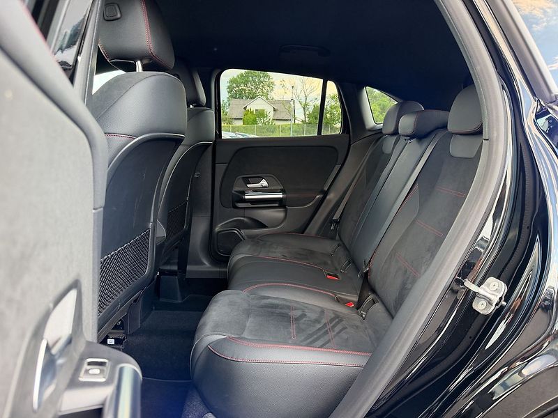 Mercedes-Benz GLA 200 d - fotka 14 z 36