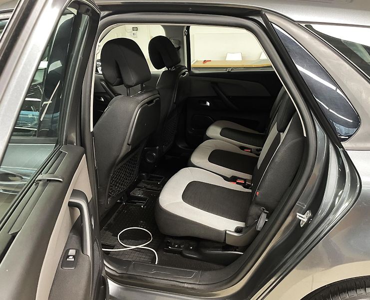 Citroën C4 Picasso 1,6HDi Tendance, ČR - fotka 10 z 23