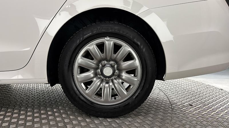 Škoda Octavia 2.0 TDI Ambition Combi - fotka 19 z 27